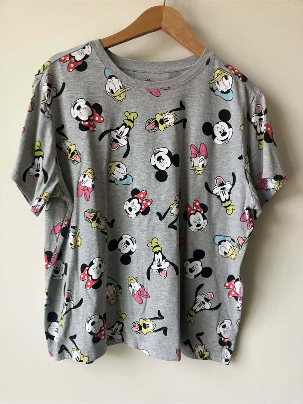 DISNEY Heather Grey All-Over Mickey & Friends Graphic Tee Colorful Size 2X